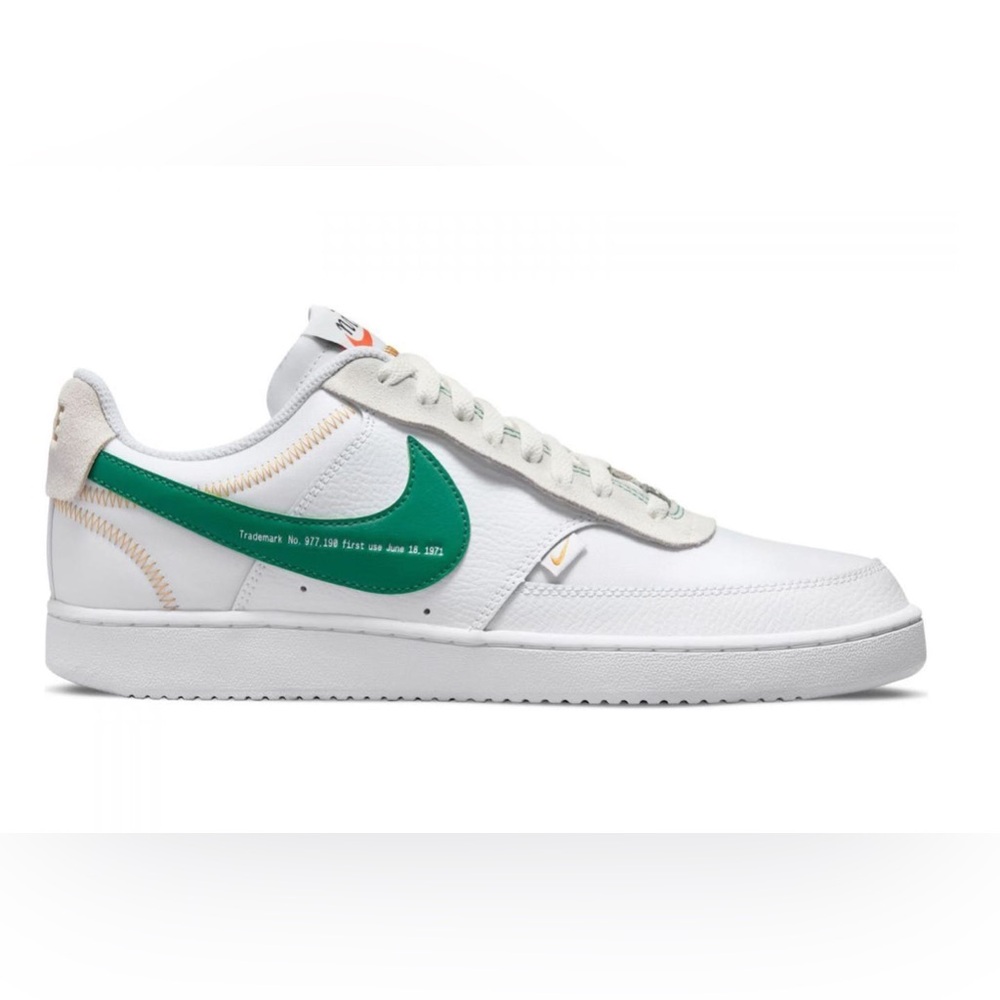 Sz 12 Nike Court Vision Low Premium
“First Use - White Green Noise”
DJ2001-100